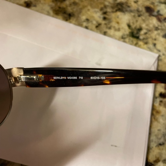 Fossil Berkeley 3 Aviator woman’s sunglasses 😎 - Picture 5 of 11